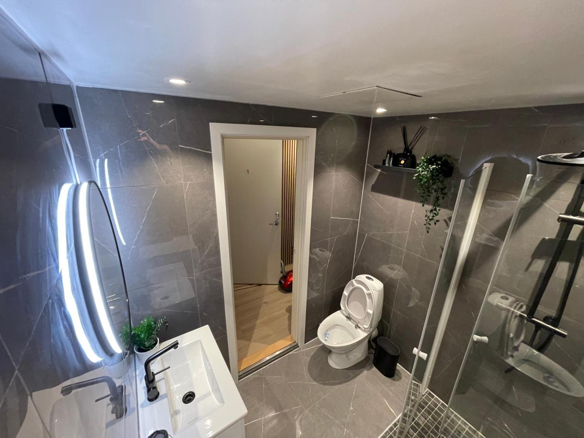 Gjestgiverier Happy Days Relaxing With Smart Solutions Shared With One Other Bedroom